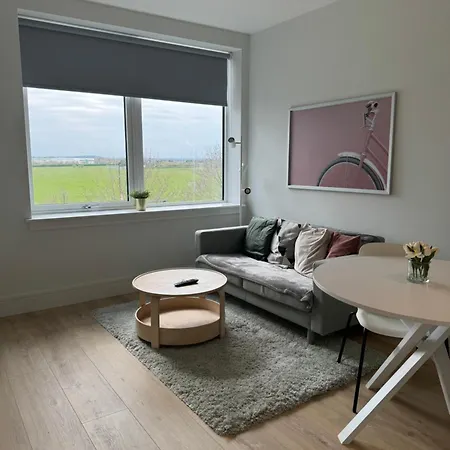 London Luxxe Suites & Apartments - London Heathrow Airport, Terminal 1 2 3 4 5 Hillingdon Esterno foto