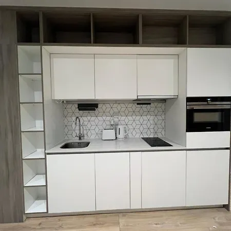 London Luxxe Suites & Apartments - London Heathrow Airport, Terminal 1 2 3 4 5 Hillingdon Esterno foto