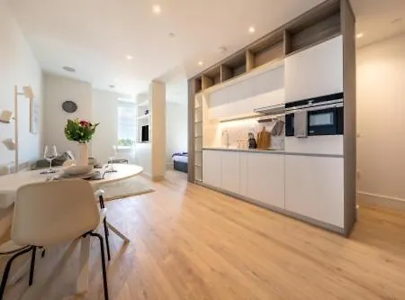 London Luxxe Suites & Apartments - London Heathrow Airport, Terminal 1 2 3 4 5 Hillingdon Esterno foto