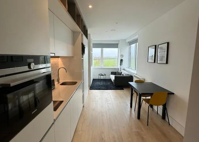 London Luxxe Suites & Apartments - London Heathrow Airport, Terminal 1 2 3 4 5