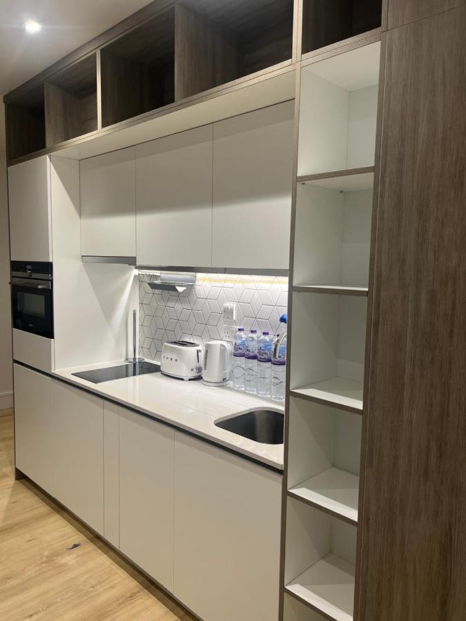 London Luxxe & - London Heathrow Airport, Terminal 1 2 3 4 5 Apartment *