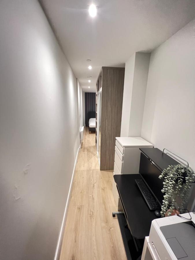 London Luxxe & - London Heathrow Airport, Terminal 1 2 3 4 5 Apartment