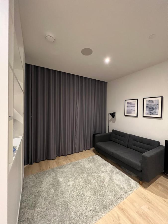London Luxxe & - London Heathrow Airport, Terminal 1 2 3 4 5 Apartment