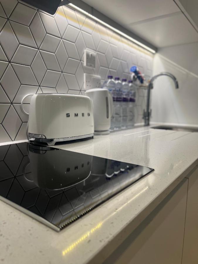 Apartment London Luxxe & - London Heathrow Airport, Terminal 1 2 3 4 5 *