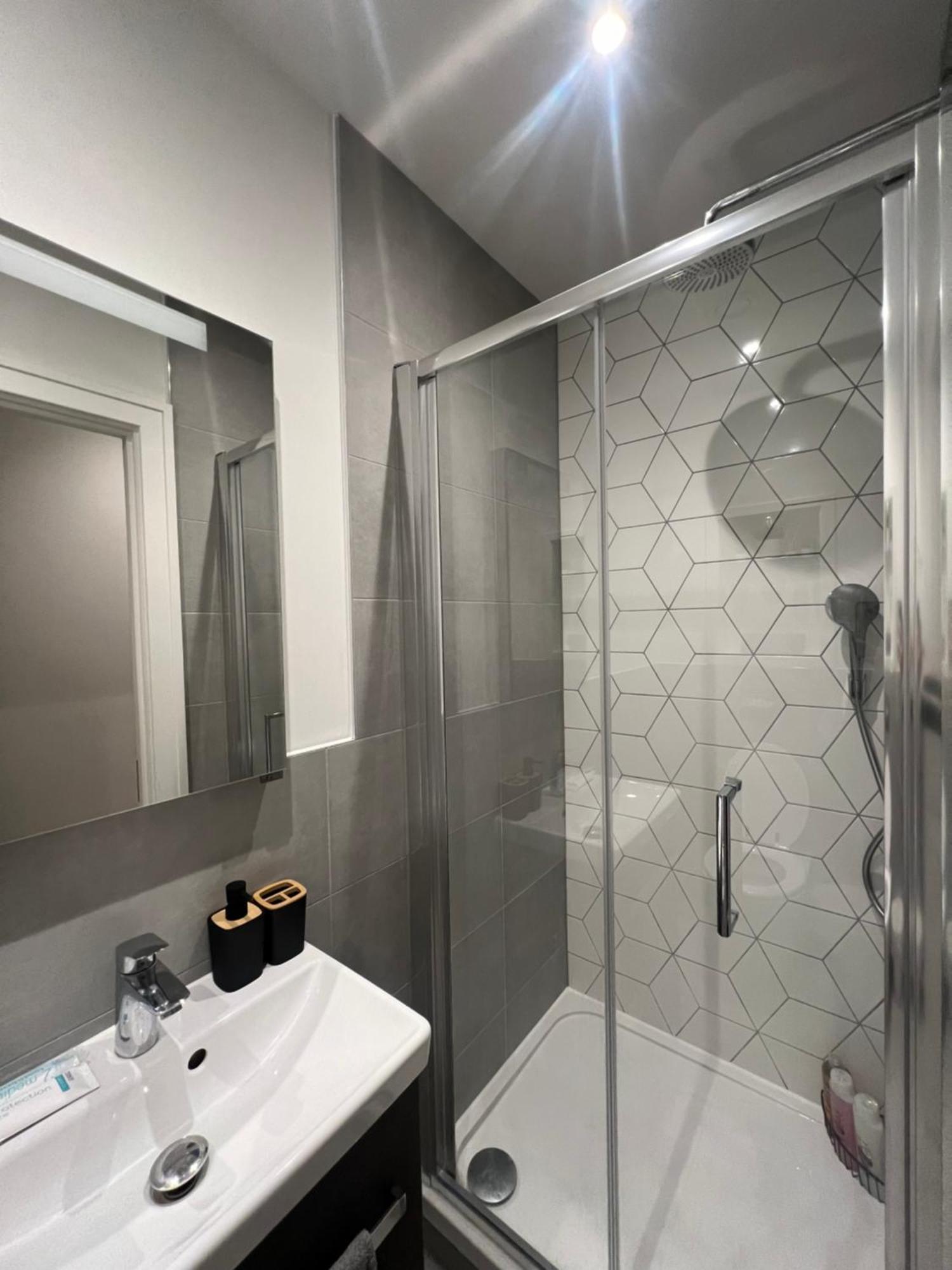 Apartment London Luxxe & - London Heathrow Airport, Terminal 1 2 3 4 5 *