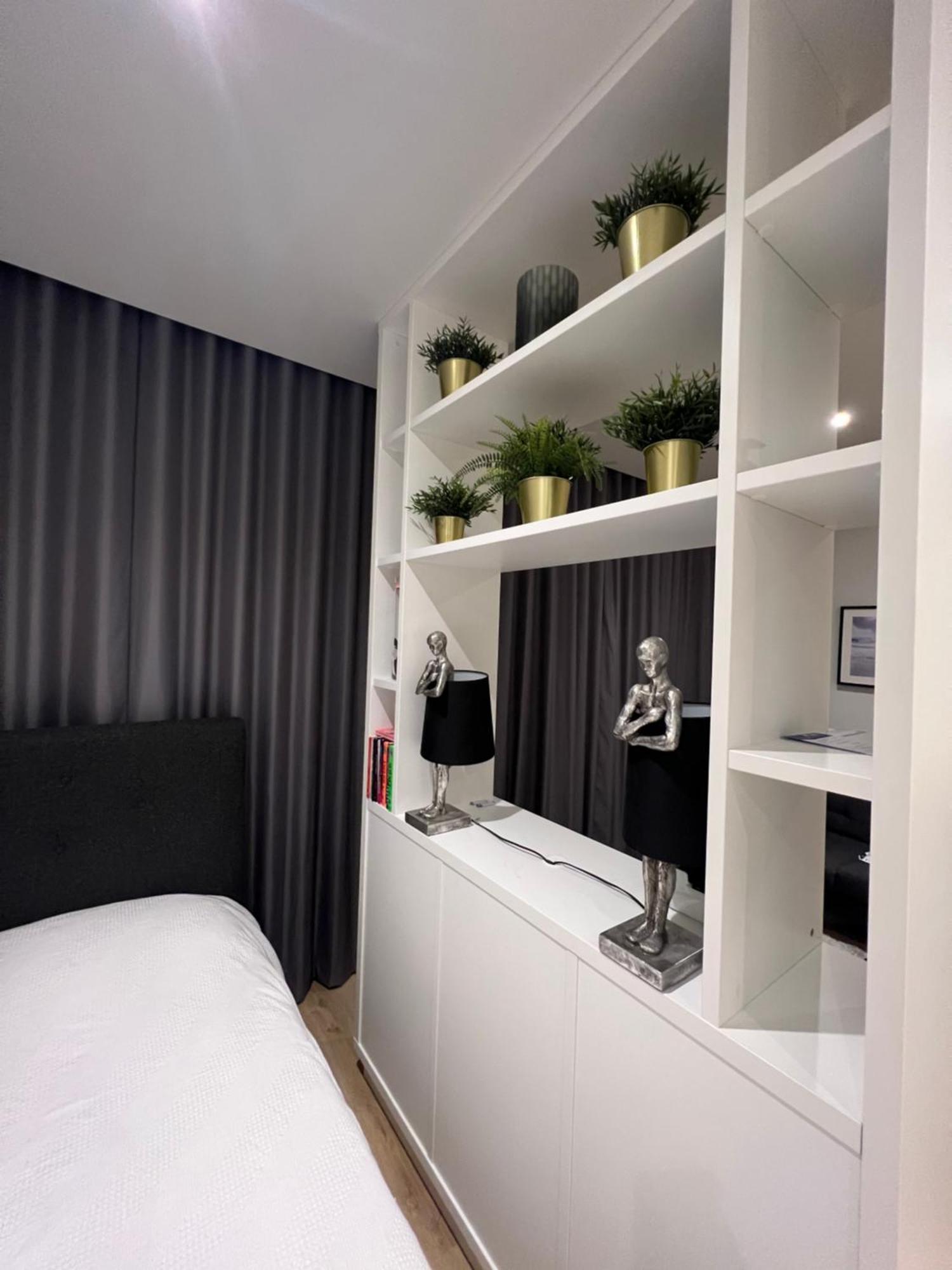 Apartment London Luxxe & - London Heathrow Airport, Terminal 1 2 3 4 5 *