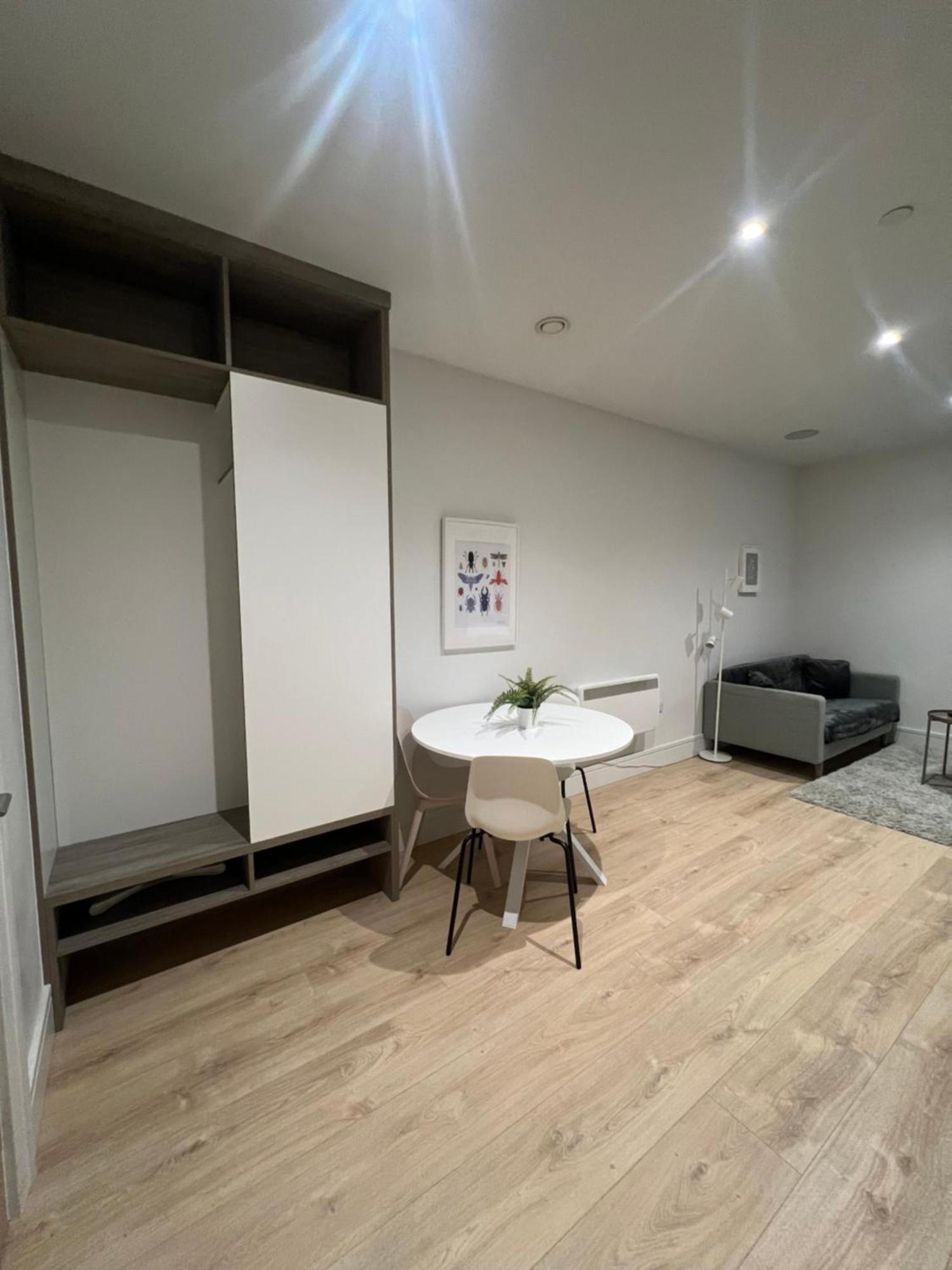 London Luxxe & - London Heathrow Airport, Terminal 1 2 3 4 5 Apartment