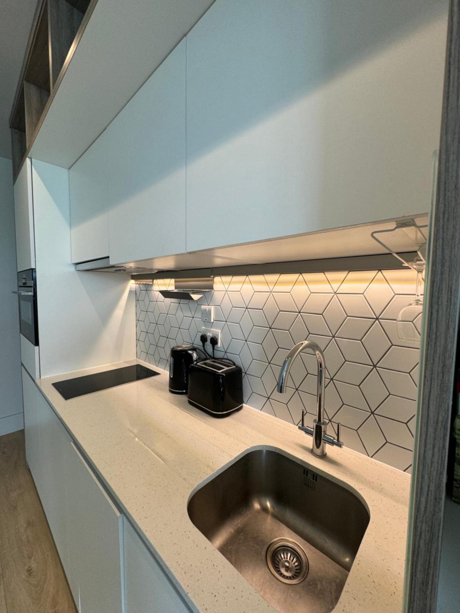 Apartment London Luxxe & - London Heathrow Airport, Terminal 1 2 3 4 5 *
